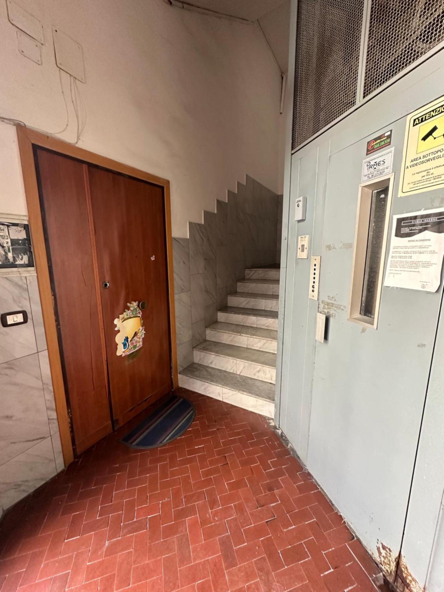 Lahalle 51 Naples